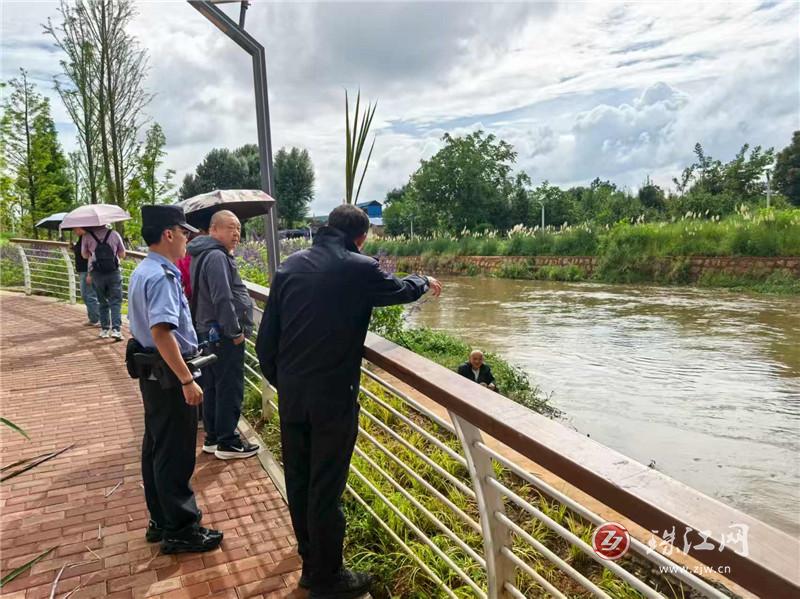 宣威市宛水派出所加强汛期巡查宣防 筑牢群众安全防线
