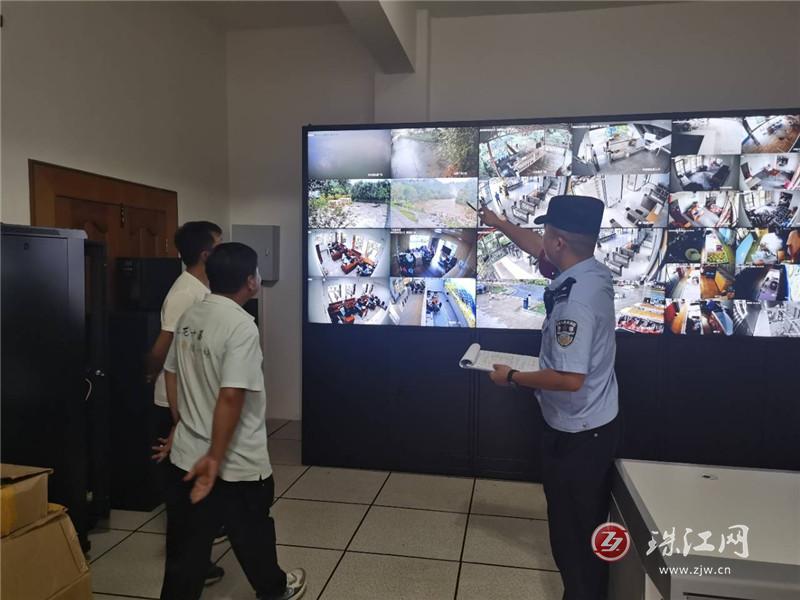 长底派出所织密九龙瀑景区汛期安全网 全力确保游客平安